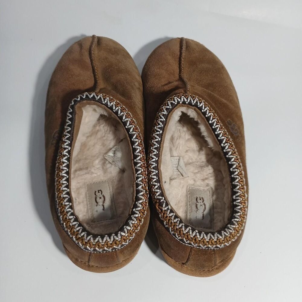 UGG Australia Women’s Suede Slippers Size 9 Tan Shearling Lined Cozy Slip-On Sho - Picture 2 of 5